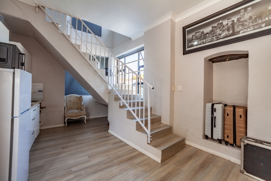 8 Bedroom Property for Sale in Milnerton Ridge Western Cape